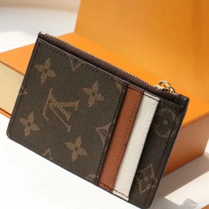 Fashionrepsfam ru Bags 2104DJ0018 LV 0824